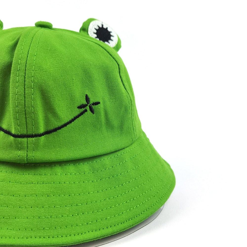 Green froggy bucket hat